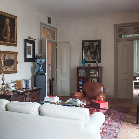 بيت ضيافة Palacete Angeja *